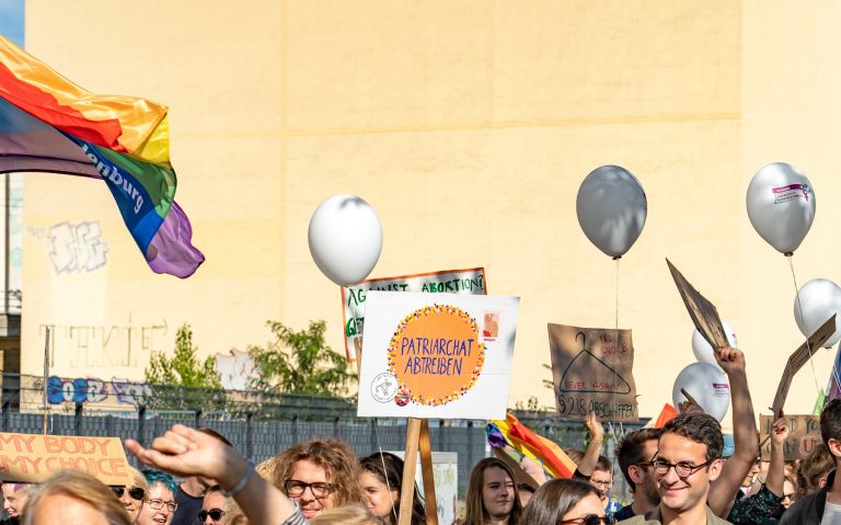 Pressemitteilung: Antrag der Linksfraktion zu reproduktiven Rechten und Aktion vor dem Bundestag