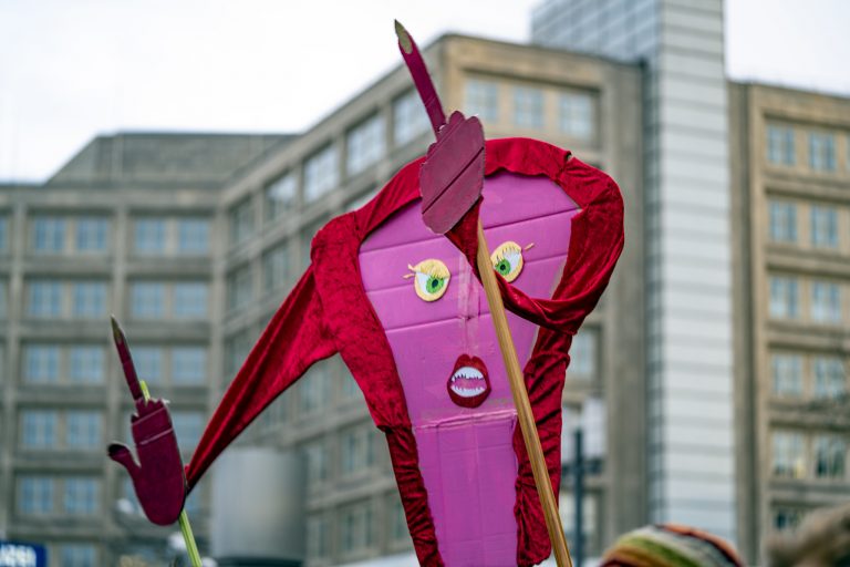 Pressemitteilung:  3 feministische Forderungen zum Frauen*kampftag in Berlin