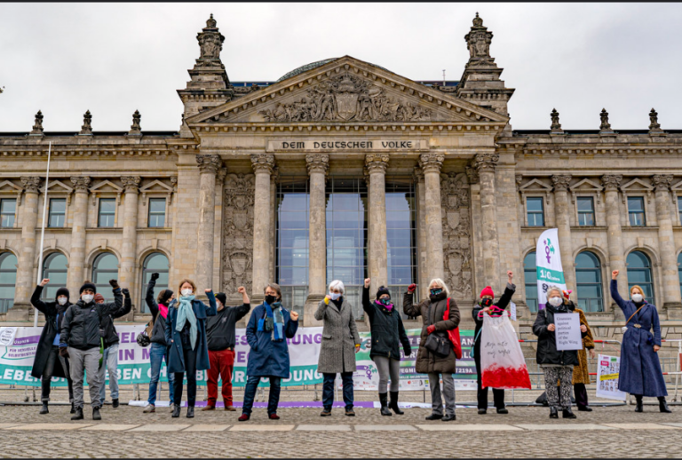 Pressemitteilung: Über 10.000 zum Frauen*kampftag auf den Straßen Berlins