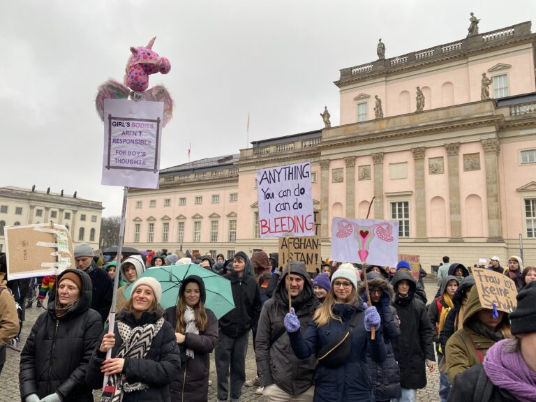 Pressemitteilung: Arbeitsauftrag an die Kommission zur reproduktiven Selbstbestimmung: ersatzlose Streichung von § 218